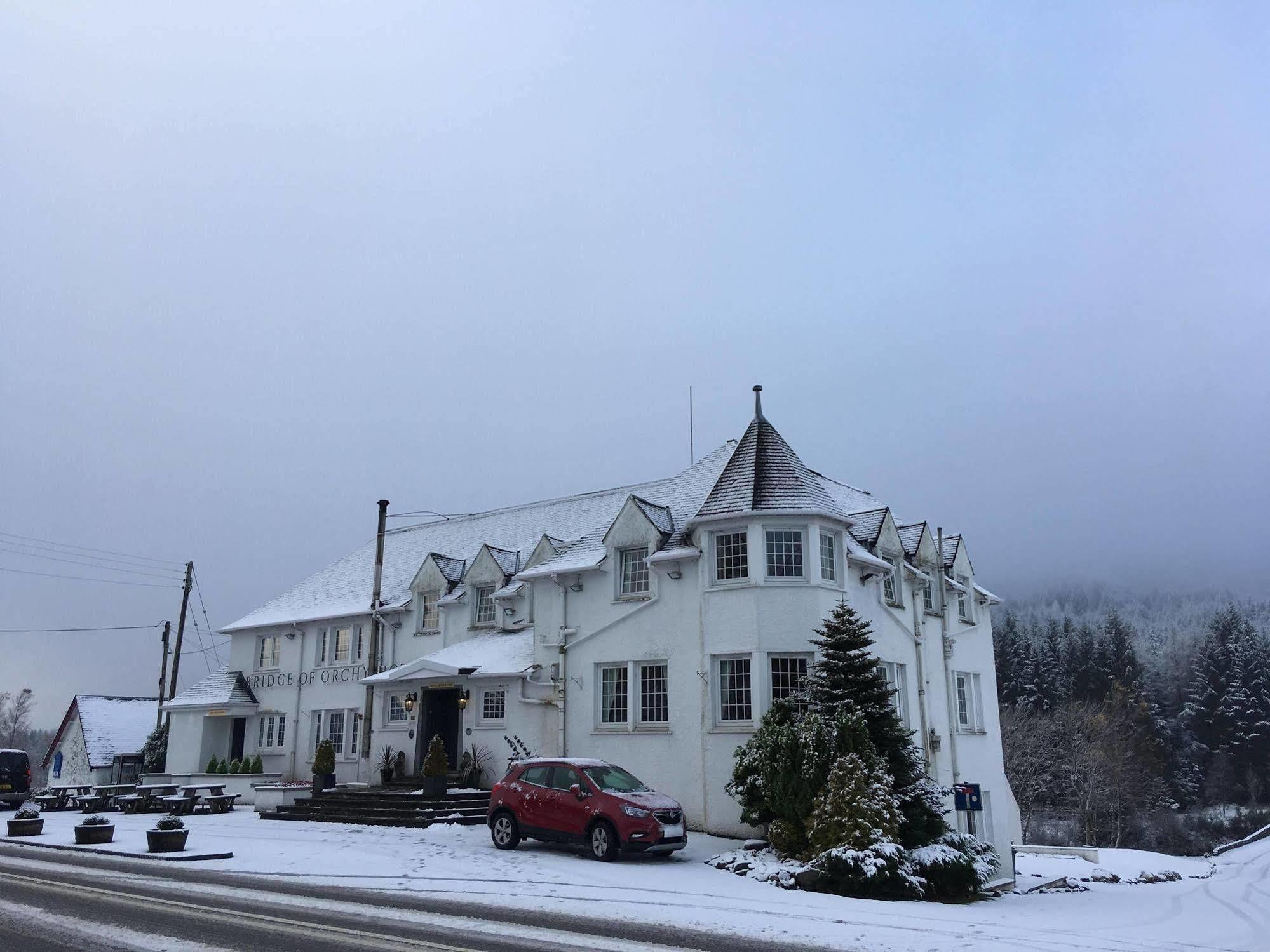 Bridge Of Orchy Hotel ภายนอก รูปภาพ