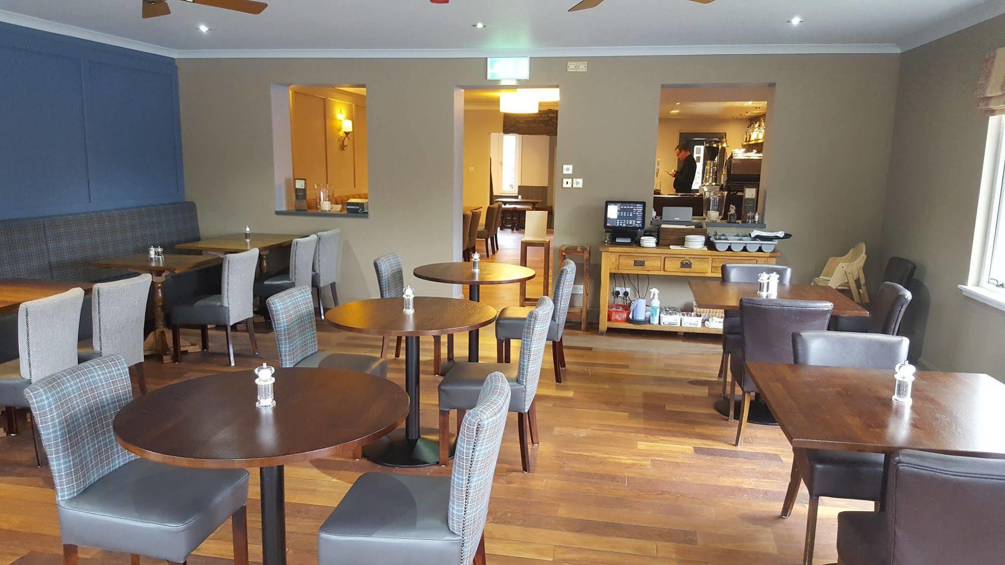 Bridge Of Orchy Hotel ภายนอก รูปภาพ