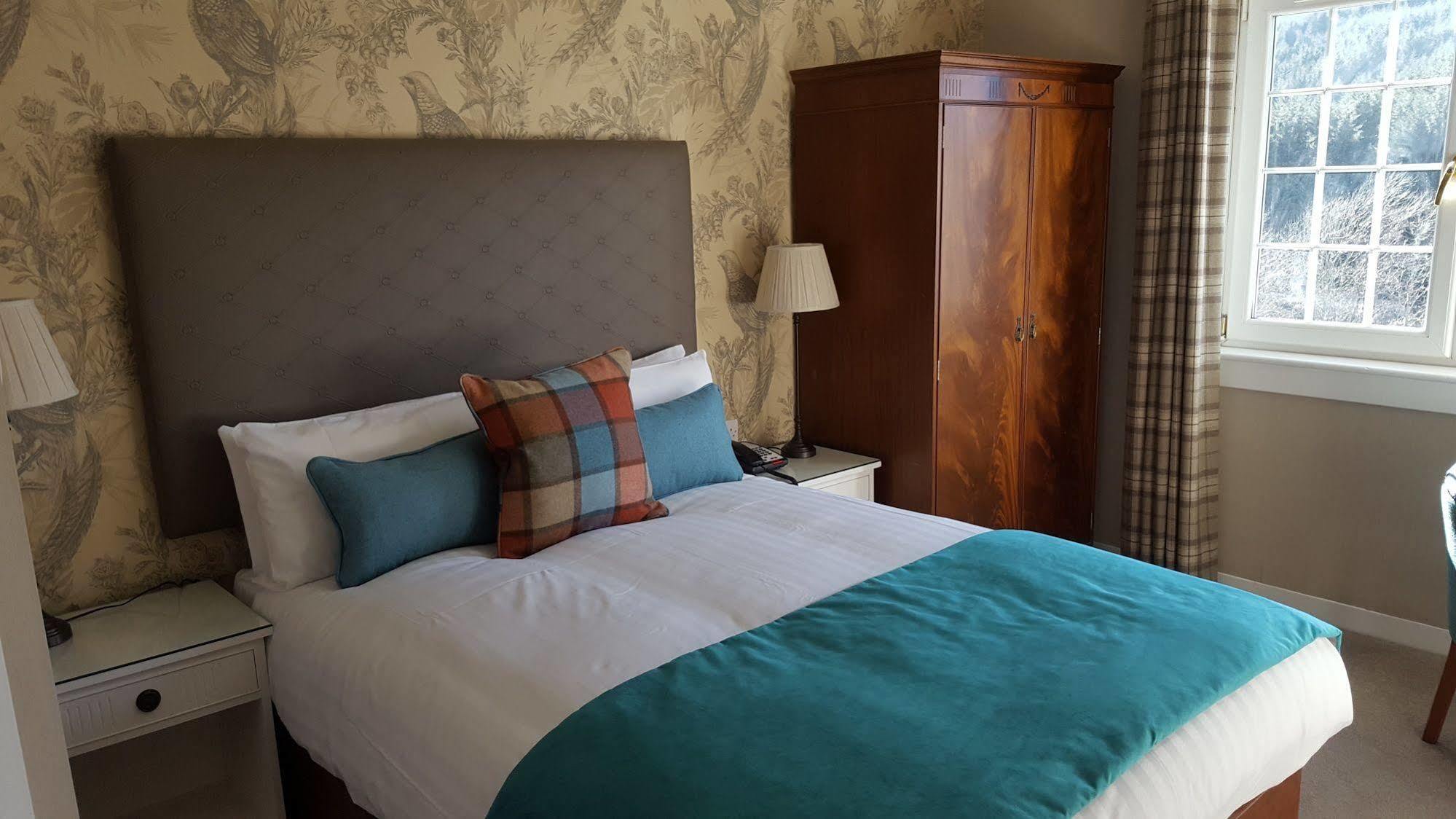 Bridge Of Orchy Hotel ภายนอก รูปภาพ