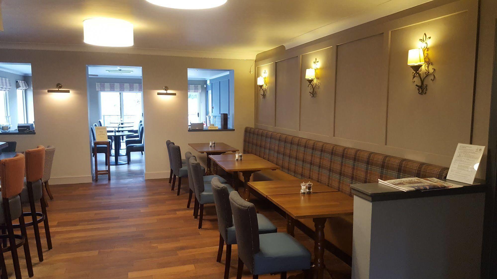 Bridge Of Orchy Hotel ภายนอก รูปภาพ